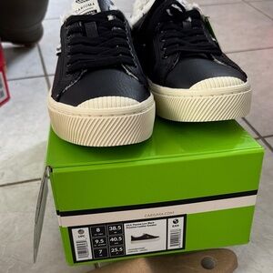 Cariuma Black and White Sneakers